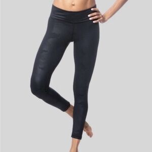 VIE Active Rockwell Black Camo 7/8 leggings SMALL